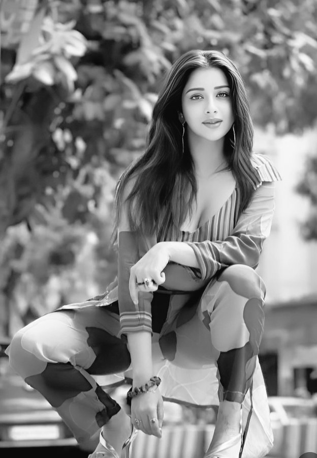 I misssss you sooooo much <a href="/nyrraambanerji_/">Nyrraa M Banerji</a> 😭🤌

#NyrraaMBanerji