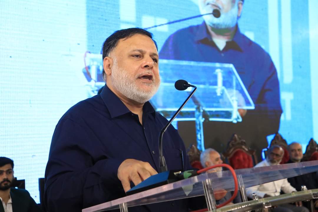 چیف ایگزیکٹیو الخدمت کراچی نوید علی بیگ عید گاہ گراؤنڈ سیکٹر x-6 گلشن معمارمیں الخدمت کے تحت ہزاروں طلبہ و طالبات کو آئی ٹی کے مختلف کورسز مفت کروانے  کے لیے  ”بنوقابل ایپٹی ٹیوٹ ٹیسٹ4.0“کے ہزاروں طلبہ و طالبات سے خطاب کررہے ہیں۔
#BanoQabilVisionOfHafizNaeem