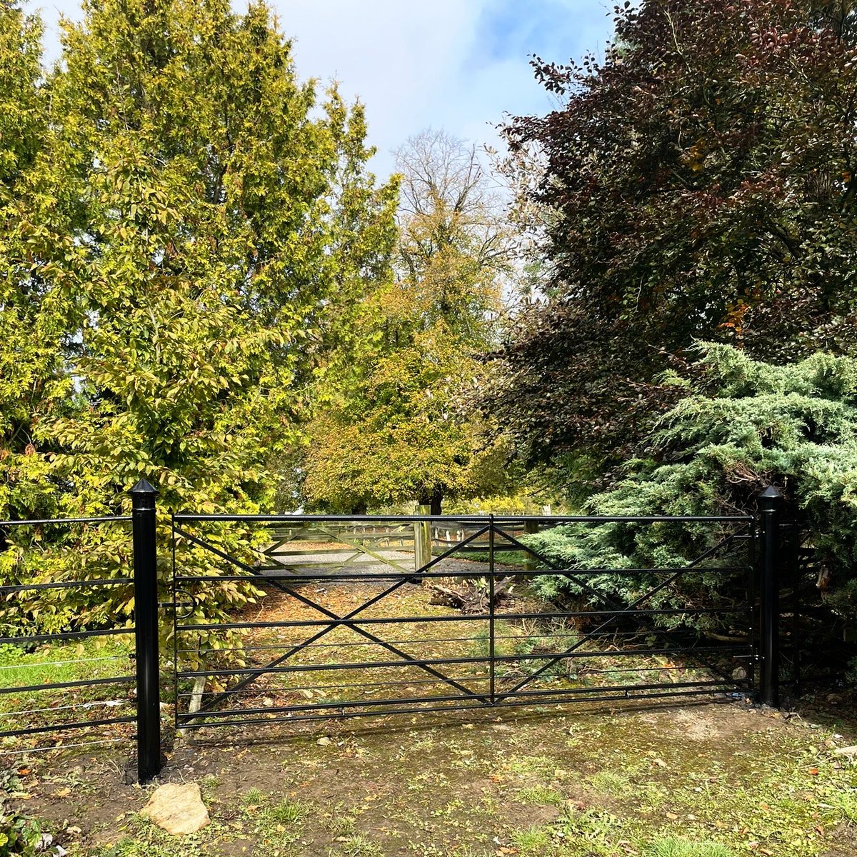 ttc_ironwork's tweet image. All of our metal gates are handmade in our workshop using only quality materials, ensuring our products are high quality, durable and can withstand any weather conditions. 
Our metal gate will out last traditional wooden gates

#metalgate
#steelgate
#fieldgate
#thetraditionalco
