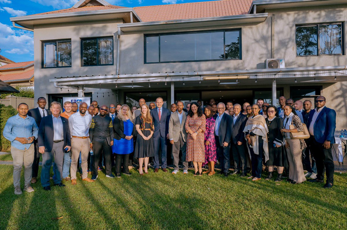 EBC_Rwanda's tweet image. 🌟EBCR co-hosted the 2024 CEO Summit with @AmChamRwanda , uniting top business leaders, European Ambassador @BelenCalvoEU, @USAmbRwanda, and key ministries like @rrainfo &amp;amp; @RwandaTrade to discuss boosting Rwanda’s business climate in agriculture, tech, &amp;amp; trade.
 #CEOSummit