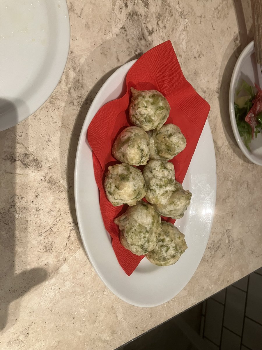 0cSpLaUjrt33278's tweet image. 今日の昼呑み
珍しくイタリアン🍕
ピザ美味しかったー🍕

♯ミケーレ