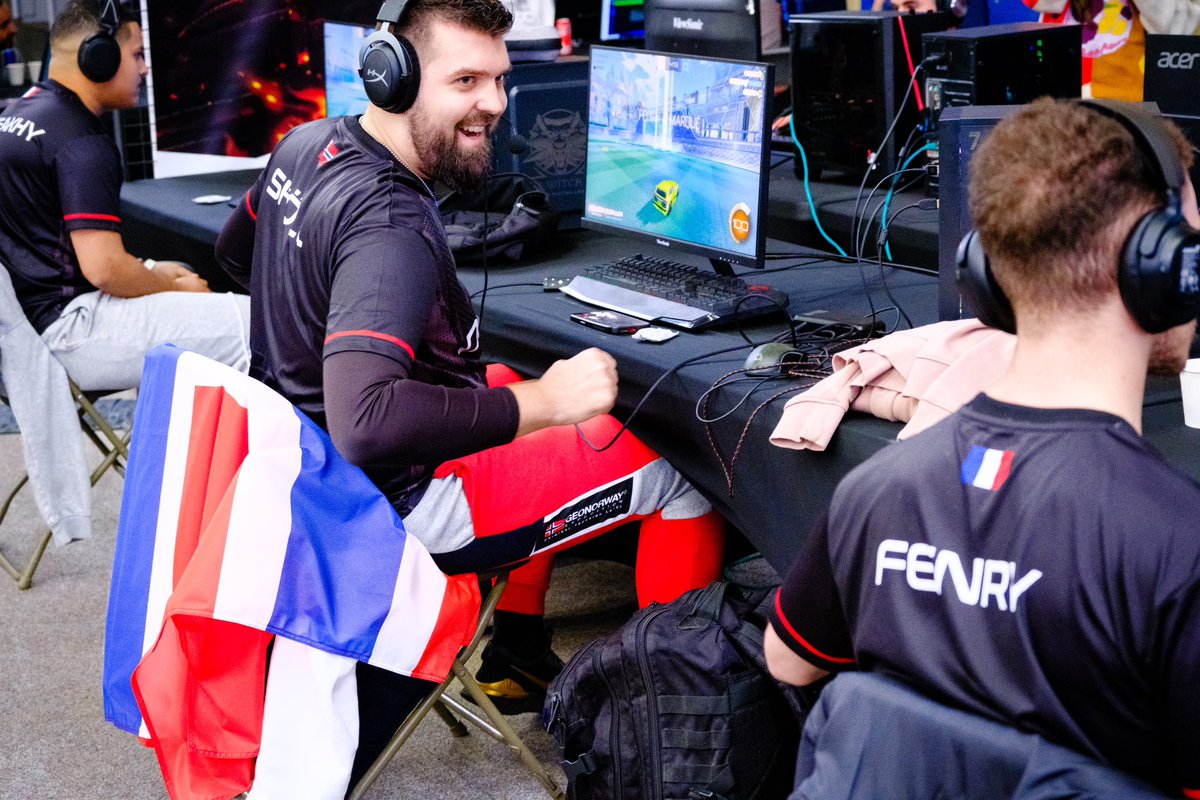 ㇱ Klément "Sköll." #33 tweet media