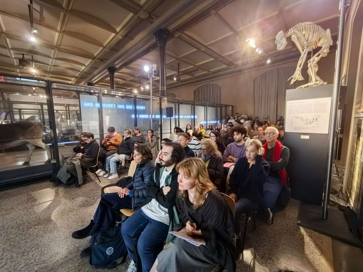 AvHStiftung's tweet image. What a great night @BerlinSciWeek!🤩

Sitting between prehistoric mammals and meteorites, we discussed how to communicate tricky topics in #SciComm with #Humboldtian and migration expert @SanamRoohi &amp;amp; climate journalist Adrianna Borowicz, both alumni of our #ResearchComLab! #IJP