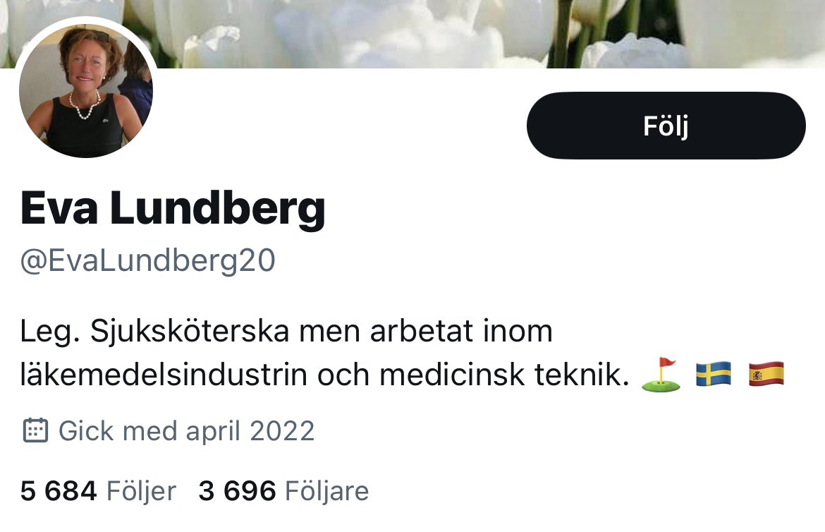 leffesture's tweet image. 30.000 kostade det att göra rasistiska uttalanden om en pojke som sålde majblommor. Och att hon var inloggad på TJUGONIO konton är ju bara för kul. Dra åt helvete, Eva.