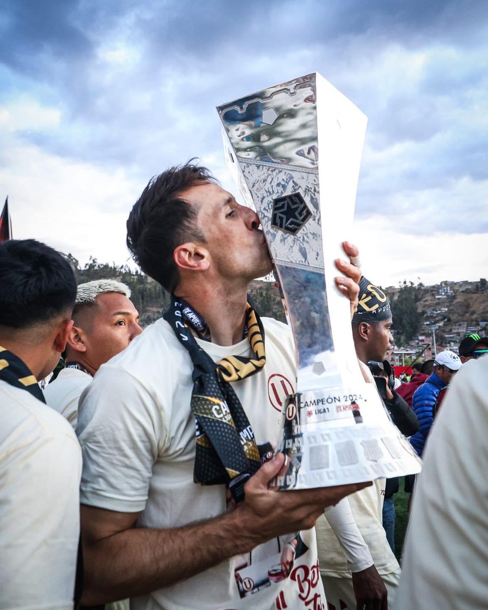 Hora de la criollada futbolera🔥

Este tweet se comenta con los pantallazos de cagones y pavos diciendo que nos joderían el Centenario o cosas parecidas 😂😂 

⬇️