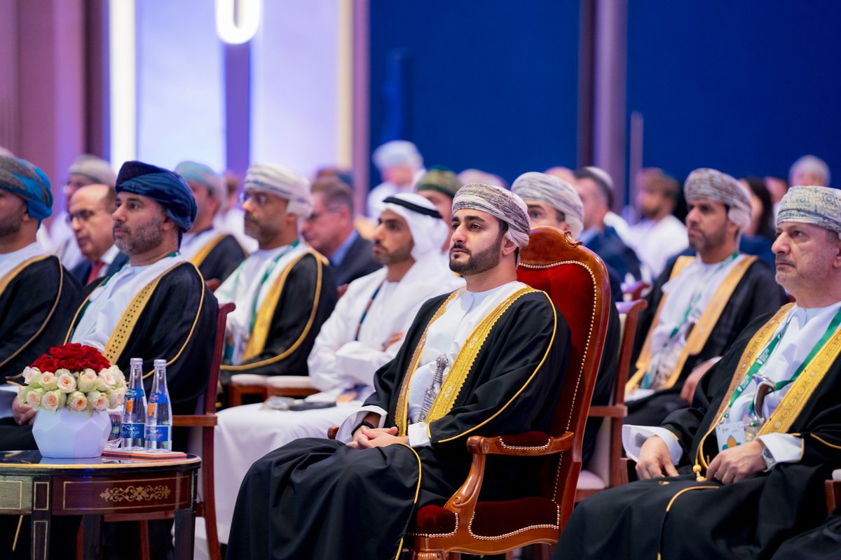 AsyadGroupOman's tweet photo. تأكيدًا على الدور الريادي لـ #مجموعة_أسياد في استقطاب الاستثمارات والمشاريع الأجنبية الكبرى إلى المناطق الحرة والاقتصادية، وتعزيزاً لمكانة #سلطنة_عُمان كمركز لوجستي عالمي، من خلال موانئ السلطنة الرئيسية، وأسطولنا البحري المتنوع، وحلولنا اللوجستية المتكاملة. نفخر بالمشاركة في استضافة الاجتماع السنوي السادس عشر للمنتدى الدولي لصناديق الثروة السيادية، الذي تستضيفه سلطنة عُمان ممثلة بـ #جهاز_الاستثمار_العماني خلال الفترة من 3 إلى 6 نوفمبر، بمشاركة رؤساء وأعضاء أكثر من 50 صندوقًا سياديًا من 46 دولة.
يشكل هذا الحدث العالمي فرصة للتواصل والتفاعل مع قادة الاستثمار من مختلف أنحاء العالم، لبحث دور الصناديق السيادية في تعزيز النمو الاقتصادي المستدام وإيجاد حلول لوجستية مستقبلية مبتكرة.
كما تأتي هذه المشاركة تجسيدًا لدور مجموعة أسياد كمحرك رئيسي في التحول الاقتصادي لسلطنة عُمان وفقا لرؤية عُمان 2040 وتعزيز دور المجموعة الاستراتيجي كونها محورًا لوجستيًا أساسيًا في منظومة سلاسل التوريد والإمداد العالمية.