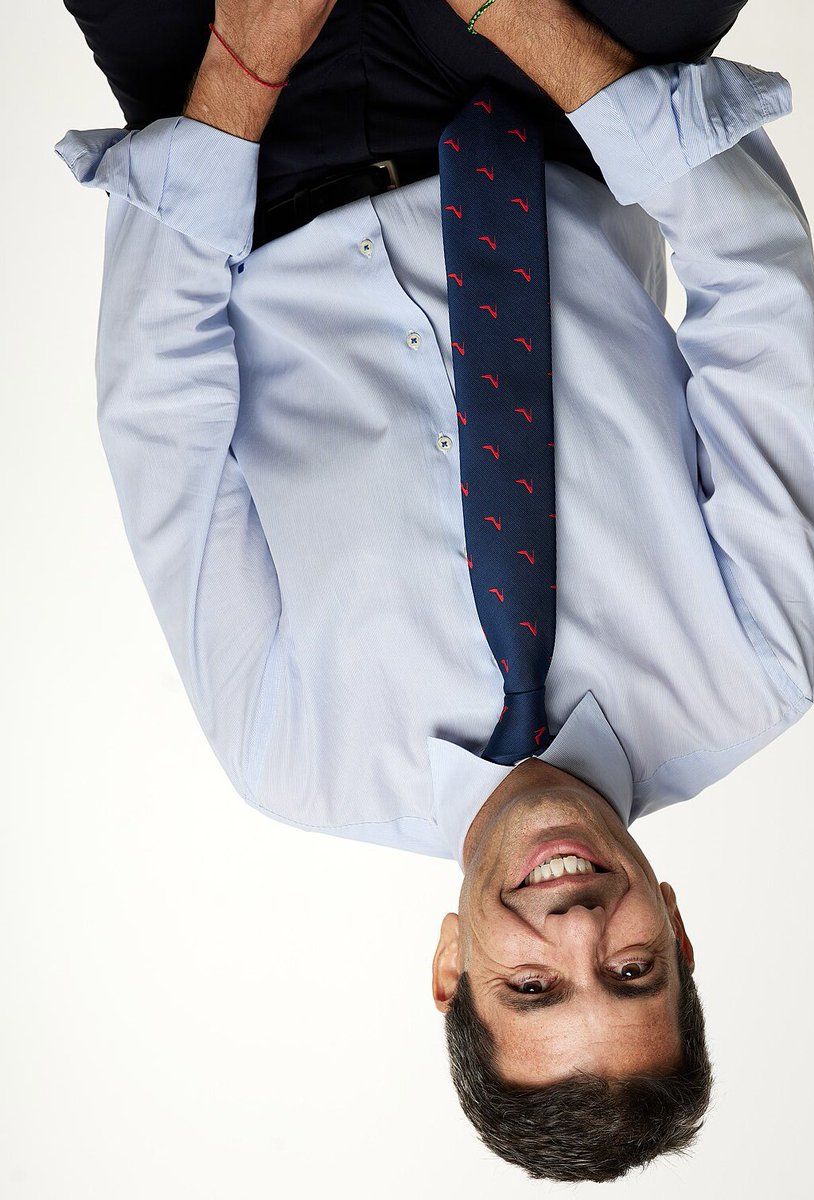 Indignante que ni <a href="/sanchezcastejon/">Pedro Sánchez</a> ni @carlos_mazon_ quieran colgarse la medalla de haber ayudado a la gente. #valencia #ValenciaEspaña