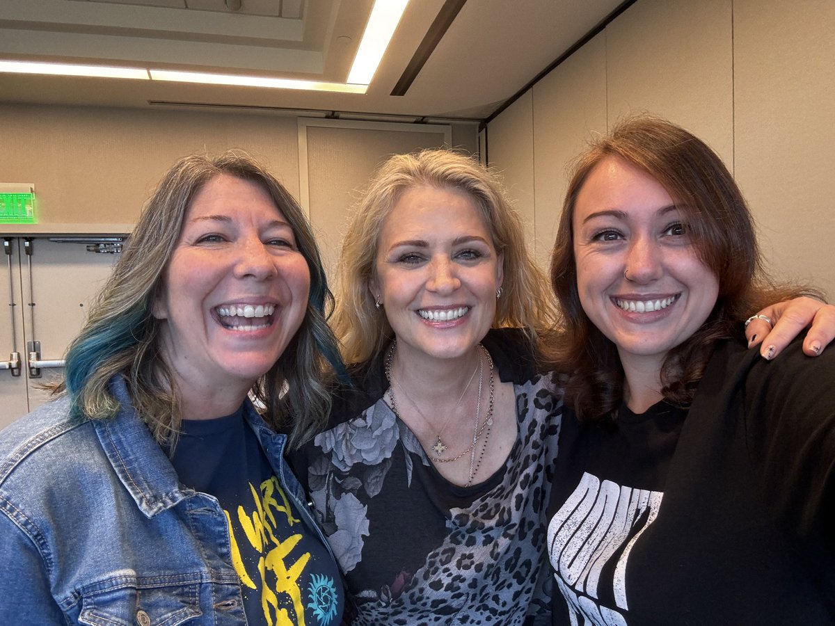 Happy birthday, <a href="/SamSmithTweets/">Samantha Smith</a> !!! You are a beautiful light in this world and we just love you! Have the most amazing day!!! 💙💙💙