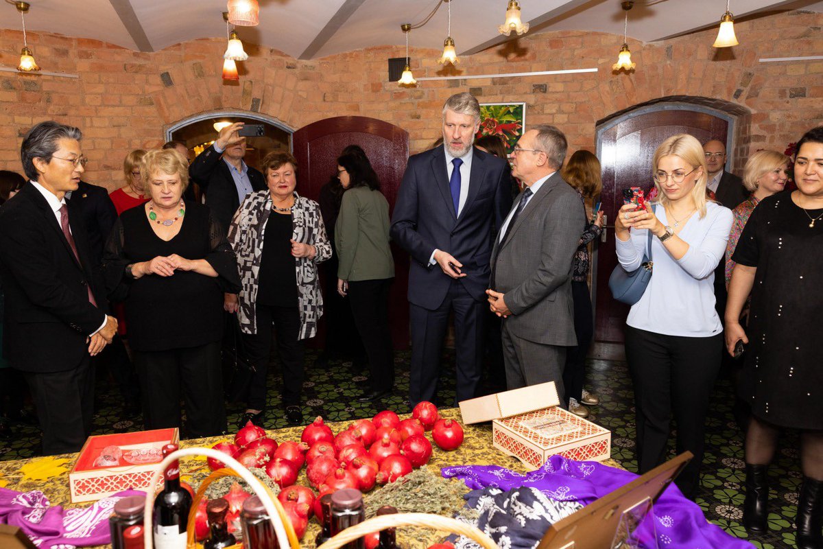 Glad to take part in the opening of exhibition “The Woven Pomegranate:
Majestic Azerbaijani Relief Carpets” in #Riga Art Nouveau Center. This showcase brings together two cherished symbols of #Azerbaijan/i culture - carpets and pomegranate. 

🇦🇿🇱🇻