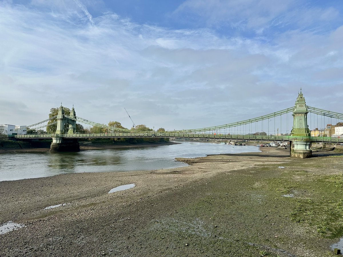 November at a quiet time on the Thames Path