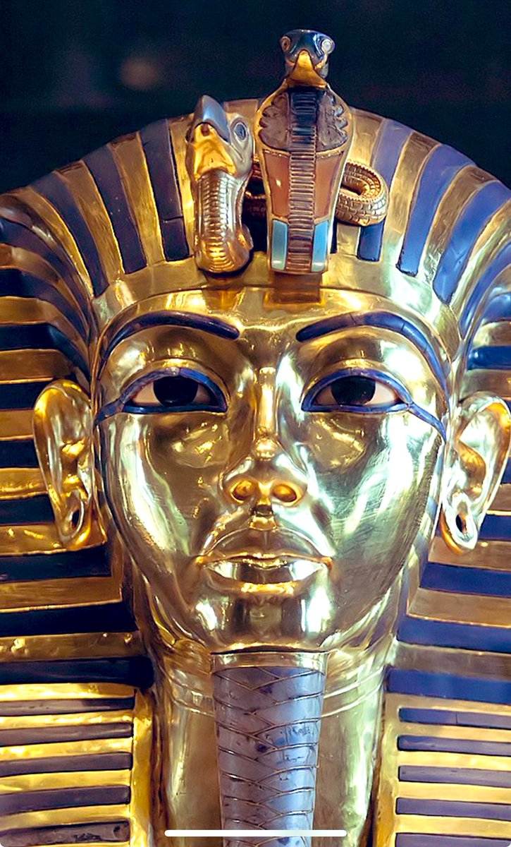 The entrance to the tomb of Tutankhamun (KV62)
was discovered on this day in 1922, by British archaeologist Howard Carter in the Valley of the Kings. The discovery of the intact tomb is considered one of the most significant finds of the 20th century. #History #Egypt