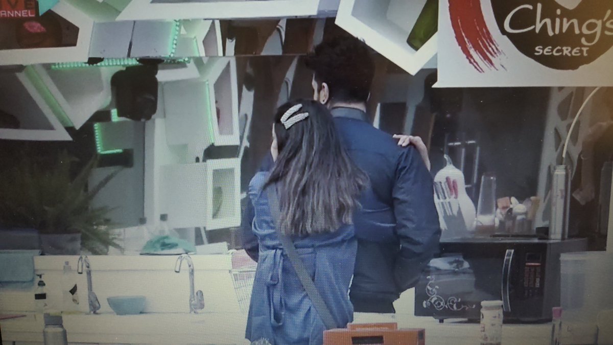 Their Back hugs >>>>

4YRS JASLYs BB REUNION
#JasLy #JasLyiansDay