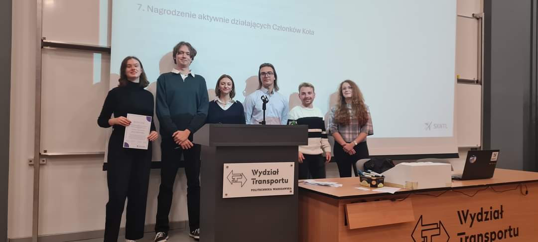 skntlpw's tweet photo. Głosowanie na nową kadencję Zarządu SKNTL wyłoniło 5-osobową grupę, która w następnych miesiącach nowego roku będzie sprawować władze nad Kołem. https://t.co/MIxkSUguvg
