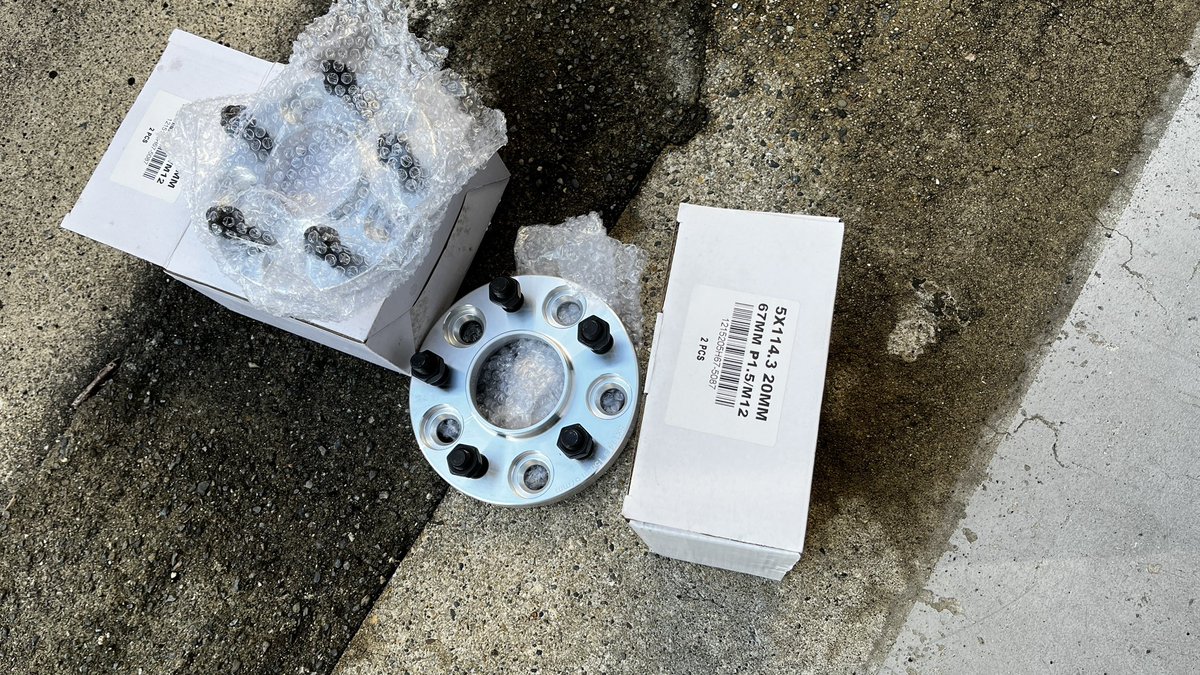 ChannelSanmaru's tweet image. cx-5にワイトレ装置！
suv初めてだから手持ちのジャッキでは届かなかった。。
ちゃんとしたジャッキ買わないと危ないな、、これ。

#cx5 #車好きな人と繋がりたい  #車弄り