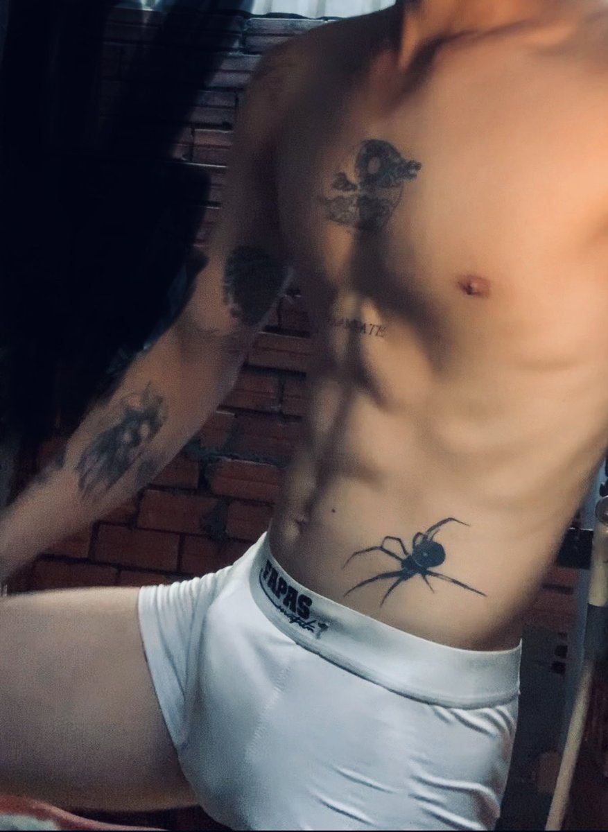 gnud43's tweet photo. Bắt nhện 🕷️🕷️🕷️ https://t.co/Y9kmNNGKj5