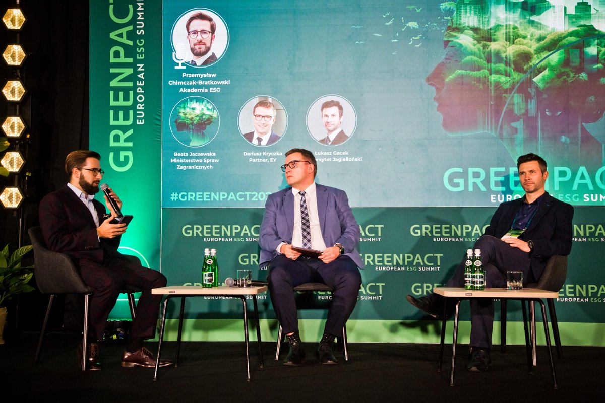 Lukas_Gacek's tweet photo. Ciekawa dyskusja o polityce klimatycznej Chin z udziałem @p_chimczak i @dkryczka w czasie #Greenpact - European ESG Summit w #Poznań 29.11.2024. @KamilHyszka @wwwkigpl dziękuję za zaproszenie. https://t.co/d2fJTHLFmB