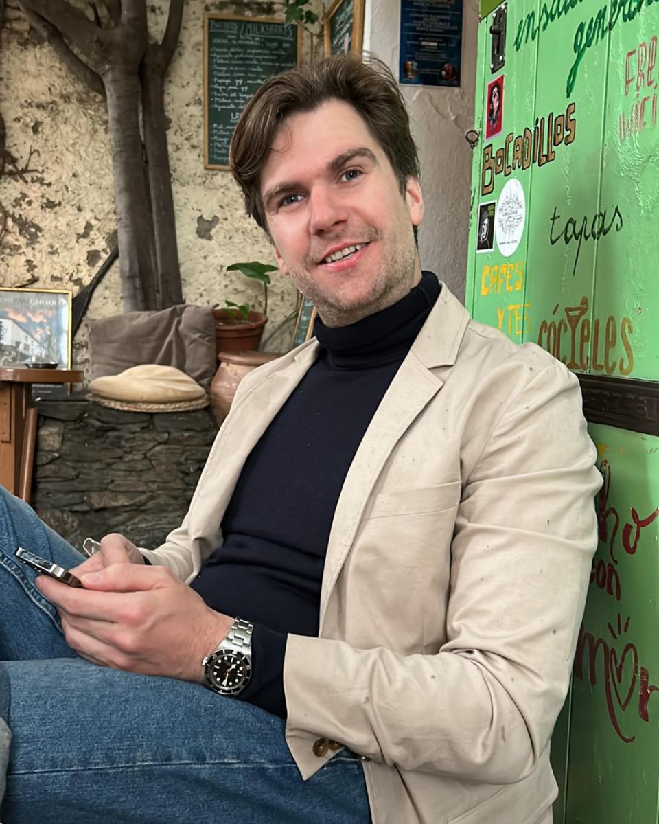SecretTrips's tweet photo. The co-founder of Carl Friedrik shares his Cadaqués go-tos!

https://t.co/WqPEuT0KWS
⁠ https://t.co/Upu9RyoewI