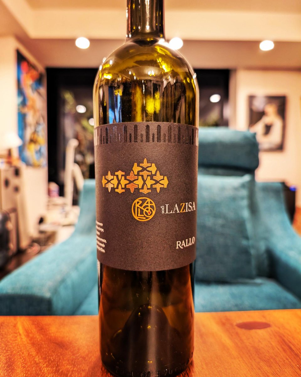 tateomif's tweet photo. 今夜は、ラツィーザの2015年を開けました。
I drank the 2015 Lazisa this evening.
#Rallo #ラッロ #Lazisa #ラツィーザ #redwine #赤ワイン #wine #ワイン #ENOTECA #エノテカ #エノテカ六本木ヒルズ店 https://t.co/PjTRorVMhe