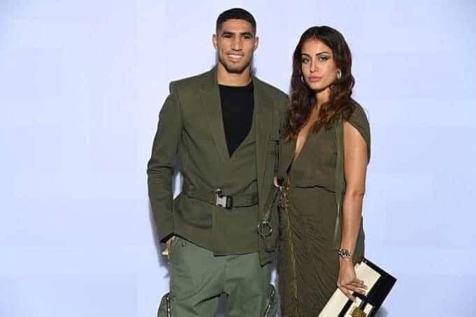 "Fui casado com minha ex-mulher, Hiba Abouk, de 2020 para 2023, mas percebi que ela queria meu dinheiro apenas dois meses depois do nosso casamento e depois transferiu tudo para minha mãe e estava esperando pacientemente que ela apresentasse o divórcio...+
