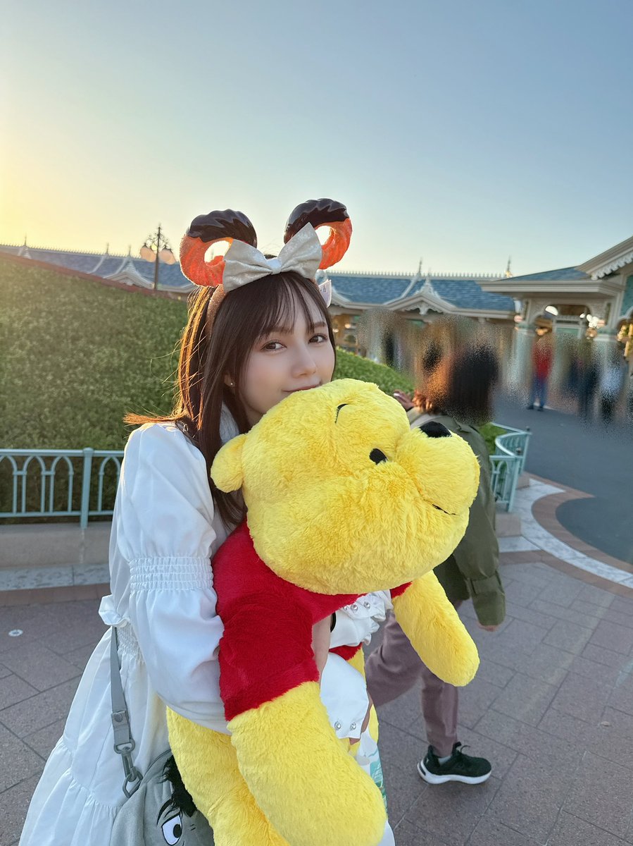久しぶりのTDL🏰🩶💛 https://t.co/paYFVgfn9Z