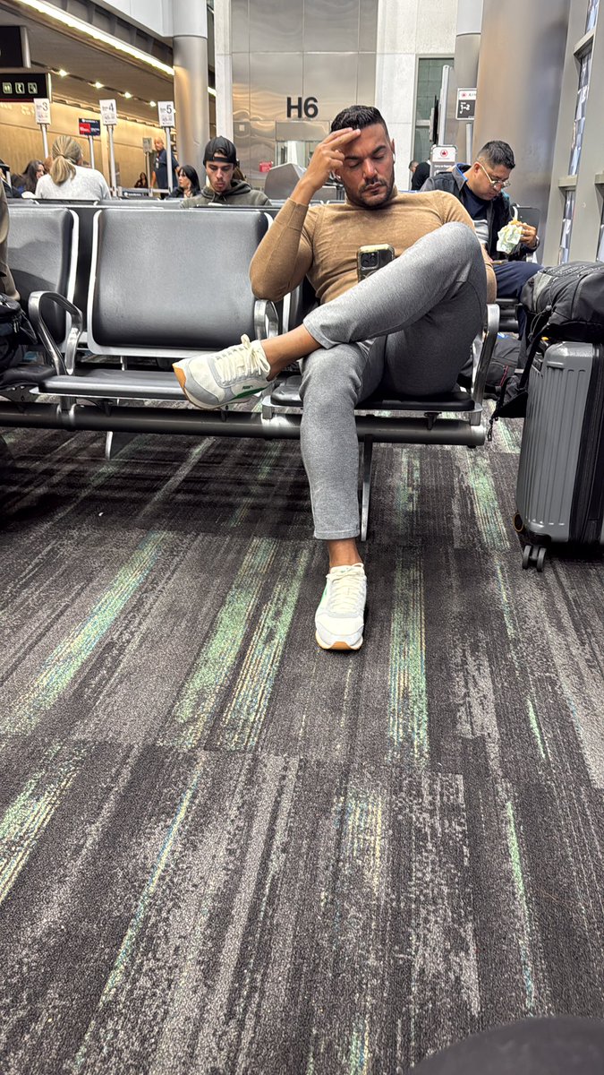 sasha_p_xo's tweet image. @90DayFiance does #sarper have a twin brother? @SHABOOTY