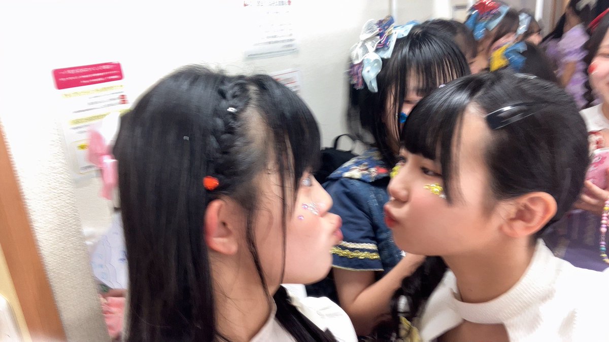 ゆりちゃん！❤️
お誕生日おめでとう🎂

ゆりちゃんとお話して元気もらってるよ！
きゅるきゅるばぶちゃん👶🏻なのに
ダンスめちゃうまでギャップもぇ🤯💗

素敵な1年にしてね！☘️💭