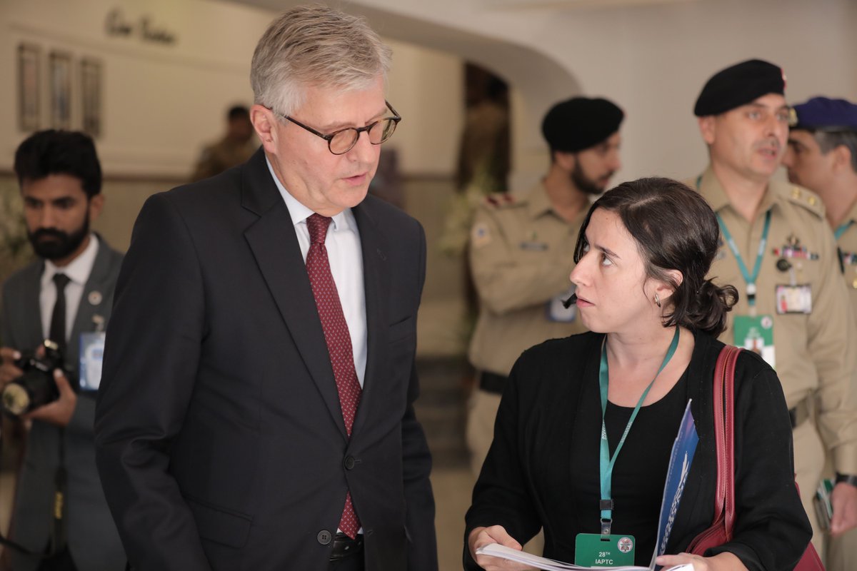 28iaptcpak's tweet photo. 🌍 Day 1 of the #28IAPTC Conference began with an impactful Plenary Session on the Future of #PeaceOperations.
Moderated by Mr. Jonas Alberoth @FBAFolke , the session included insights from Mr. Jean Pierre Lacroix @Lacroix_UN , Under-Secretary-General for Peace Operations, discussed the Summit of the Future, Pact for the Future, & New Agenda for Peace.
Ambassador Munir Akram @PakistanPR_UN, shared perspectives on Future Peace Operations. Mr. Faisal Shahkar, UN Police Advisor @UNPOL , addressed Emerging Challenges of UN Police. Brigadier General Nazmul, Acting Deputy MILAD, explored Current Challenges of Peacekeeping Operations.
The dialogue highlighted the evolving landscape of global peace operations and set a collaborative tone for the conference.
The live broadcast of the session can be revisited on
🔴 YouTube: https://t.co/3jO6chs0yw
📅 Follow us for more updates
🔗 URL: https://t.co/BsBVCt5Zju
#PeaceOperations #FutureOfPeace #UniversitarioDeDeportes
@IAPTC_Assoc @OfficialNUST @UNPeacekeeping @UN @UNinPak