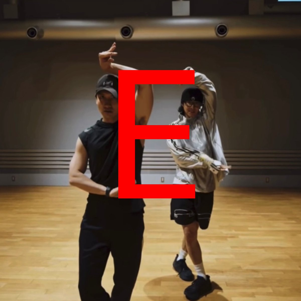 tvxq_pee's tweet photo. 何となく文字に見えたんですけど😭

#東方神起 
 #ZONE 
#SWEETSURRENDER https://t.co/cvOsgXzInA