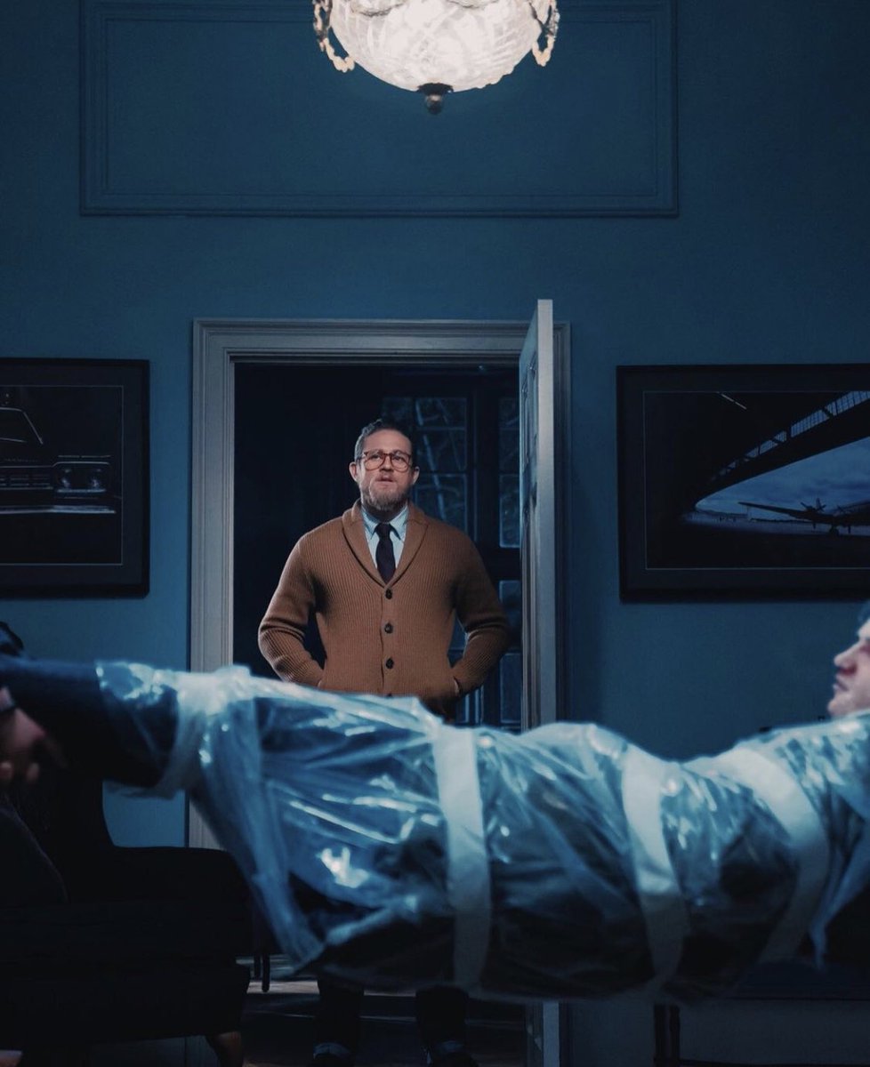 ◊ “𝘚𝘰𝘭𝘰 𝘩𝘢𝘺 𝘶𝘯𝘢 𝘳𝘦𝘨𝘭𝘢 𝘦𝘯 𝘭𝘢 𝗷𝘂𝗻𝗴𝗹𝗮: 𝘤𝘶𝘢𝘯𝘥𝘰 𝘦𝘭 𝗹𝗲𝗼́𝗻 𝘵𝘪𝘦𝘯𝘦 𝘩𝘢𝘮𝘣𝘳𝘦, ¡𝗰𝗼𝗺𝗲!” ◊

#TheGentlemen #FreeRol