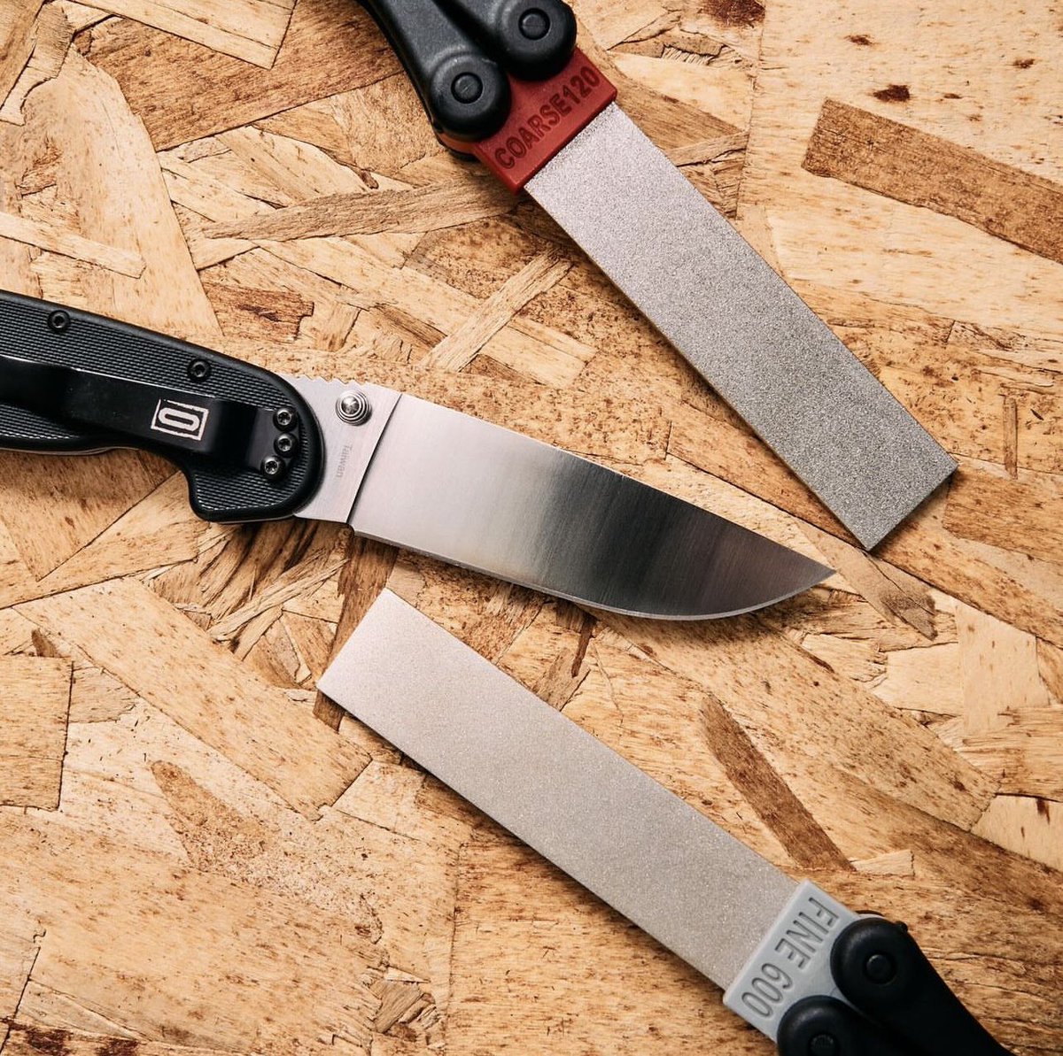 OntarioKnife's tweet photo. It’s Monday! Start the week off sharp! 👌🏽🔪🐀#UpgradeYourEDC
📸: @LanskySharp
#ontarioknifecompany #okc1889 #RATFolders #RAT1 #RATSeries #hunting #camping #hiking #outdoors #tools #bushcraft #survival #edc #lanskysharpener #LegacyAdventureExplore https://t.co/03bZpN6zVZ