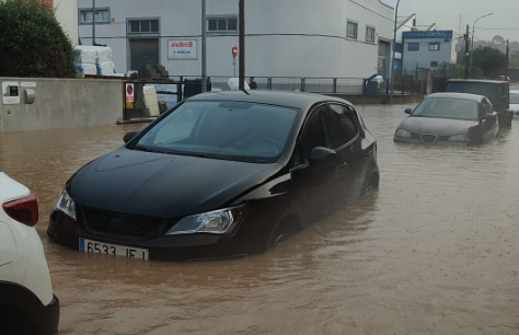 Preocupación por las lluvias torrenciales que mantienen en aviso rojo al litoral de Barcelona y afectan a transportes y servicios: el aeropuerto de El Prat ha tenido que cancelar medio centenar de vuelos
cadenaser.com/nacional/2024/…