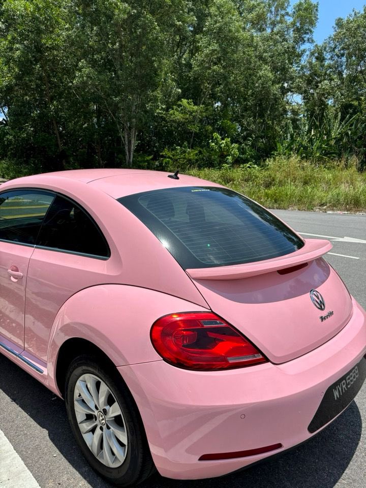 🩷 Letting her go 🩷

‼️RM 43K Negotiable‼️

🌸Volkswagen Beetle (2013)
🌸1.2 TSI
🌸Wrap in light pink Colour 
🌸Owner/Driver woman
🌸Mileage 112700 KM
🌸100% no flood &amp; accident