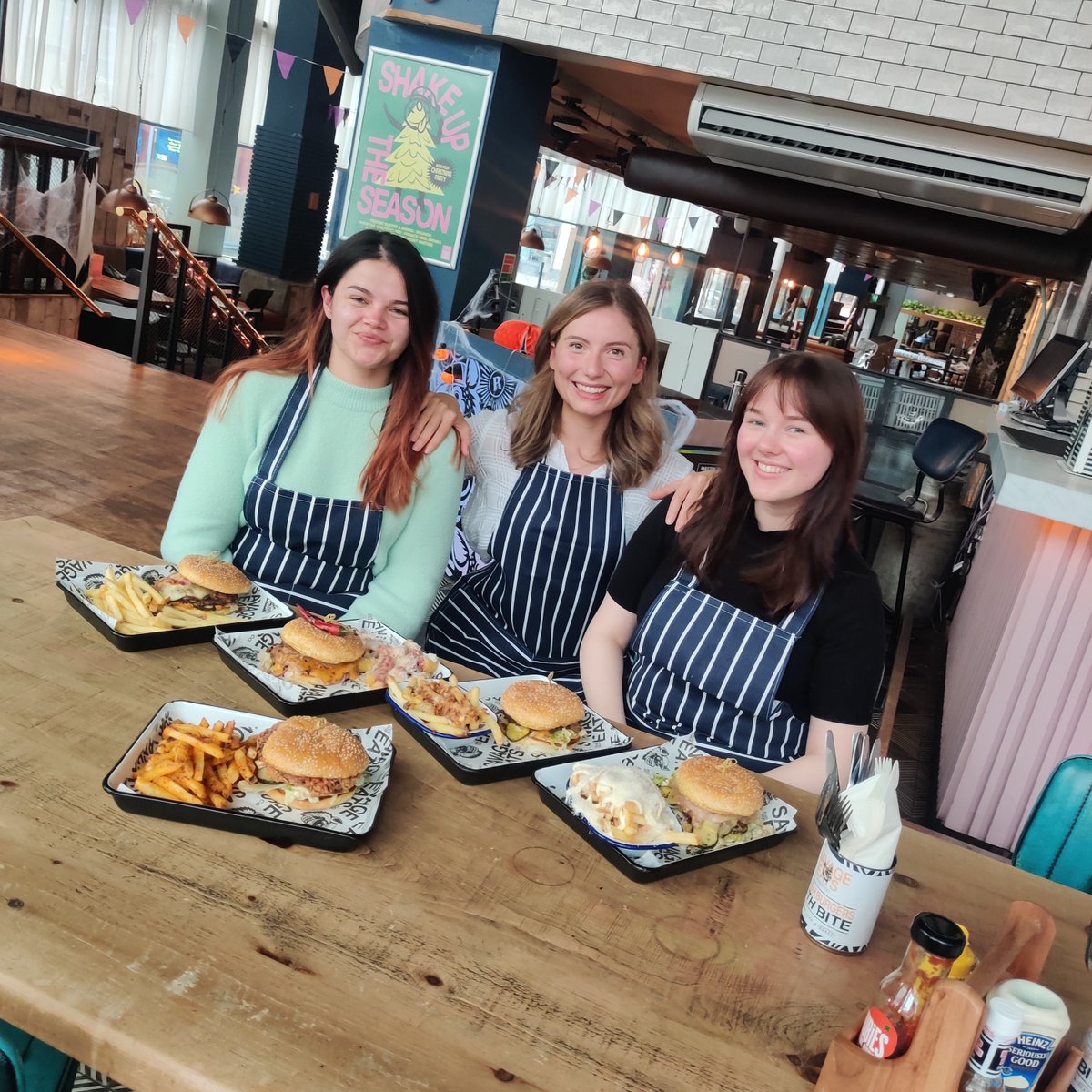 Altitudesays's tweet photo. Over the past few weeks, we've been working with Savage Eats and @Revolution_Shef to launch their new burger pop-up, assisting with press and influencers📰

We've been having a lot of fun with this one! 🍔

Find out more and book your taste test: https://t.co/qTGg5fFMN4 https://t.co/ZX4Bla0sxx