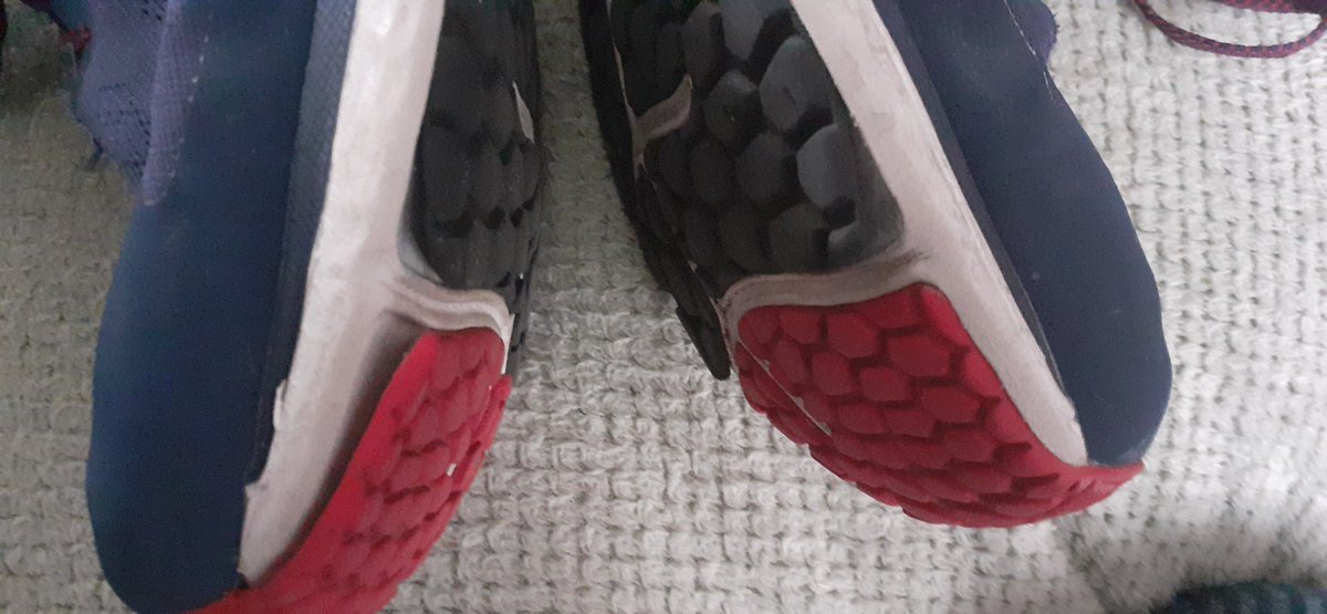 uhmjig's tweet photo. @newbalance why are my trainers falling apart ... less than a year old

Is it 
A: shit manufacturing = more profit
B: shitty cheap materials to boost profits
C: incompetent management oversight because profits more important than quality https://t.co/eV0eVUJsg1