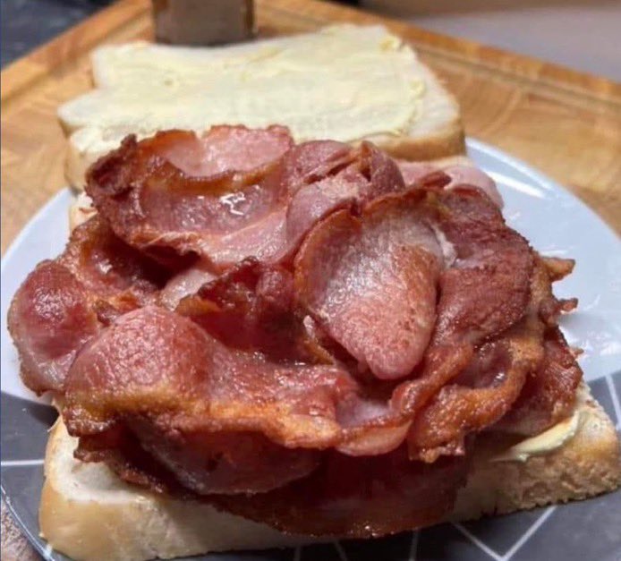 No Context Brits tweet media