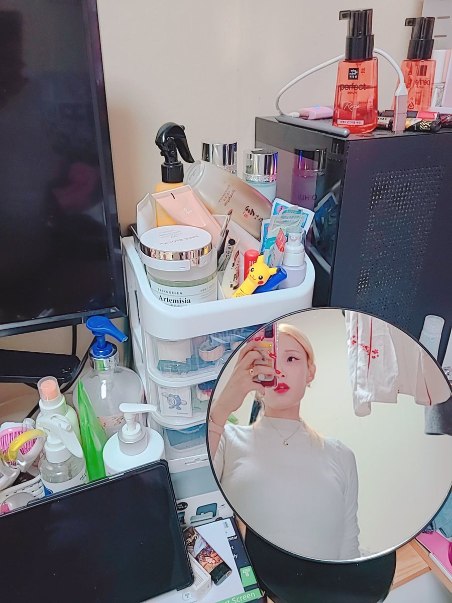 눈 화장을 바꿧는데 왜 티안남.. ❤️