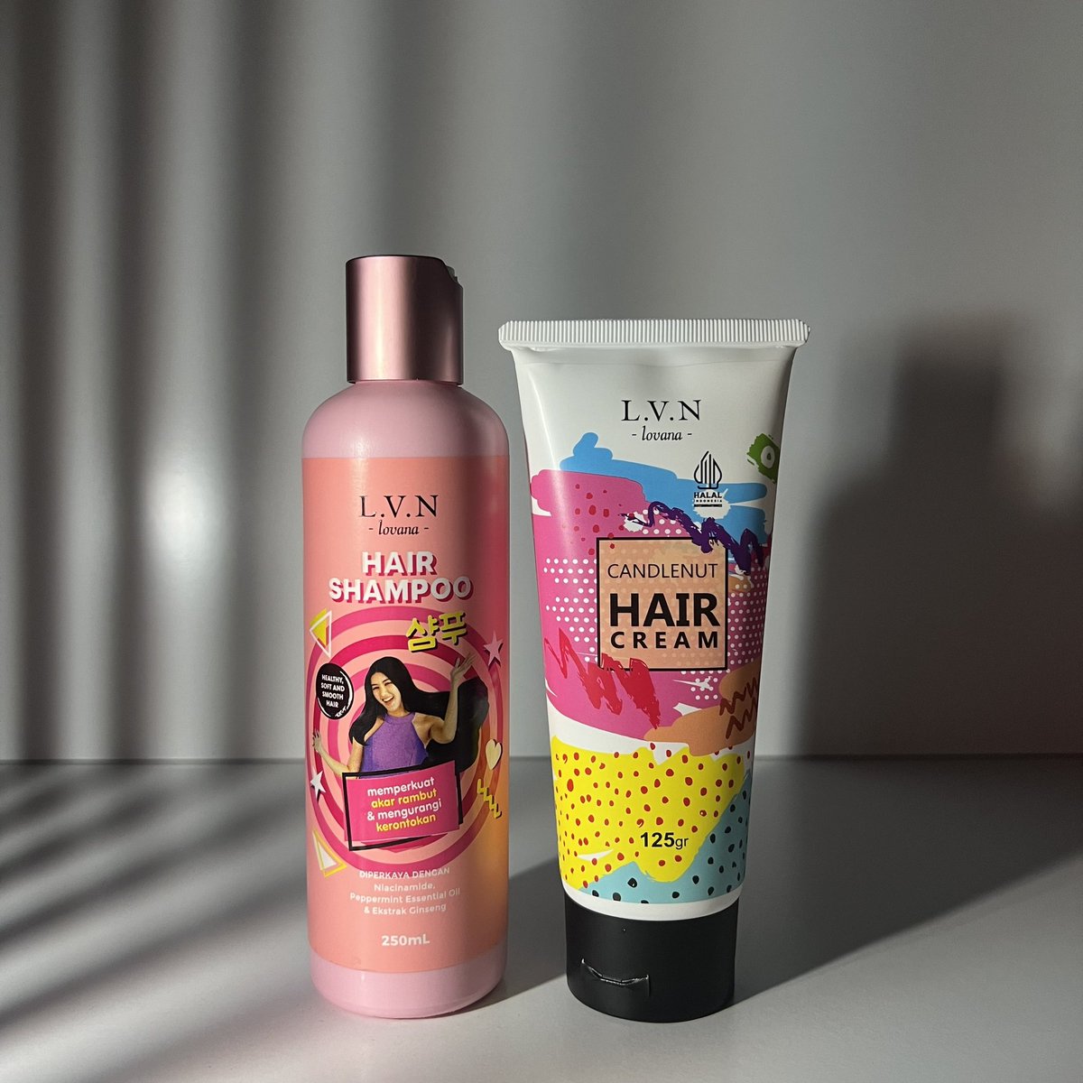 Akhirnya aku cobain dua produk dari Lovana ini, Shampoo dan Conditionernya, aku baru pakai beberapa kali, tapi aku merasa senang pakai mereka, jadi aku mau kasih First Impression kedua produk ini ✨
#Lovanamerawatrambutmu