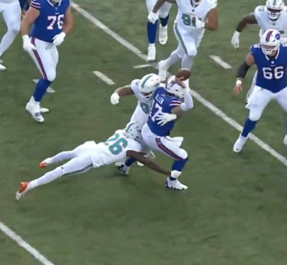 GregTompsett's tweet photo. We have Josh Allen… and you don’t 

*this is a TD pass https://t.co/gOLz9cb6QV