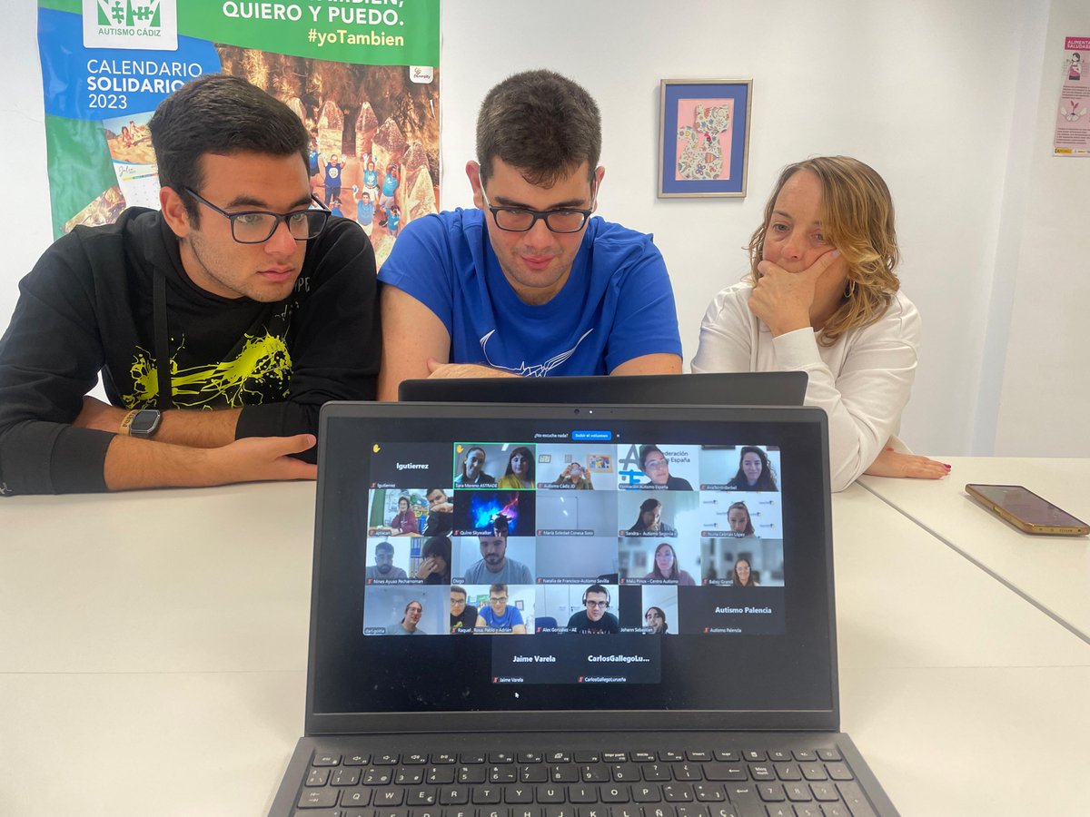 Pablo y Adrián han participado esta mañana en la reunión telemática preparatoria de un encuentro que mantendremos en los próximos días con el secretario de Estado de Juventud e Infancia para tratar sobre la Ley de Juventud desde el punto de vista de las personas con autismo.