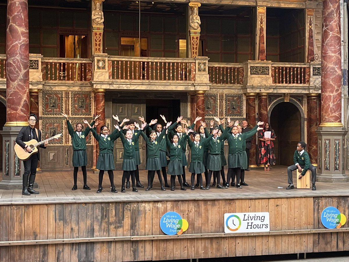 StAntsE7's tweet photo. #LivingWageWeek2024 What an honour  it’s been to perform at Shakespeare’s @The_Globe today, celebrating those committed to paying a fair wage and upholding the dignity of every worker. #AnotherRoundOfApplause for the  @LivingWageFoundation and all #KeyWorkers 👏👏👏 https://t.co/CDSMDlmjNv