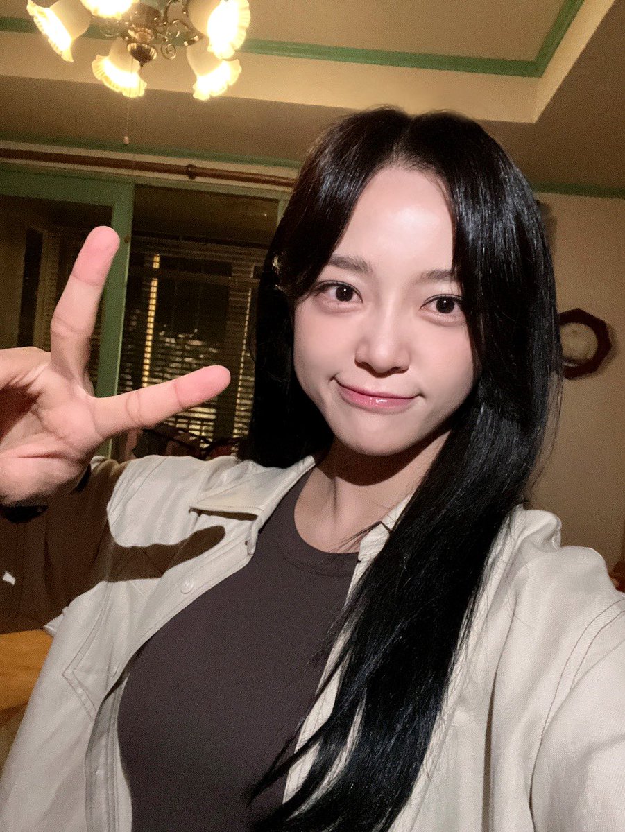 [🎥]
잠시 후 밤 10시
ENA <취하는 로맨스>
1화가 방송됩니다!

용주 팀장님의 매력에
취하러 오세요💘
 
#김세정 #KIMSEJEONG
#세정 #SEJEONG
#취하는로맨스 #채용주