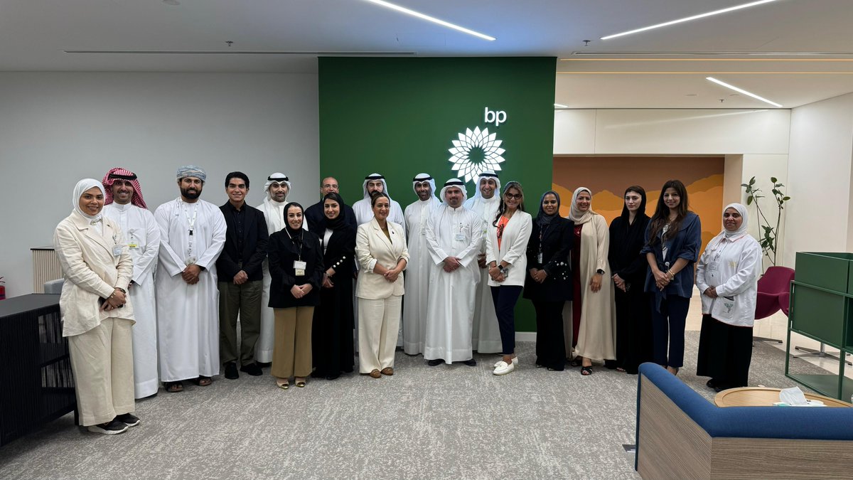 bp_Oman's tweet photo. في مبادرة لتبادل الخبرات وتوسعة شبكات التواصل بين الكوادر الوطنية، قمنا باستضافة عدد من كبار المسؤولين من فرق العلاقات   العامة والإعلام من مؤسسة البترول الكويتية والشركات التابعة لها في ورشة عمل في العلاقات العامة والتي استمرت لمدة يومين اذ ناقشنا أفضل الممارسات في مجال التواصل والعلاقات الخارجية