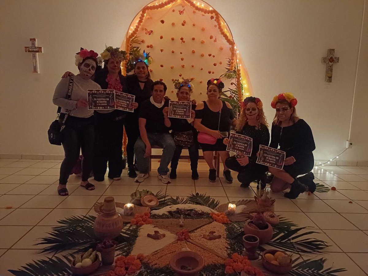PaxxCultura's tweet photo. Otro año más que la catrina pasea por las calles de la #ColAtlas visitando altares en su camino que salió del #CCAtlas
Que no mueran las tradiciones. @culturagdl @PoliciaGDL @GuadalajaraGob @VeroDelgadilloG @PrisFrancoB #ArkedaCultura #TodoPorMéxico 🇲🇽 https://t.co/6wwUOgs9XO