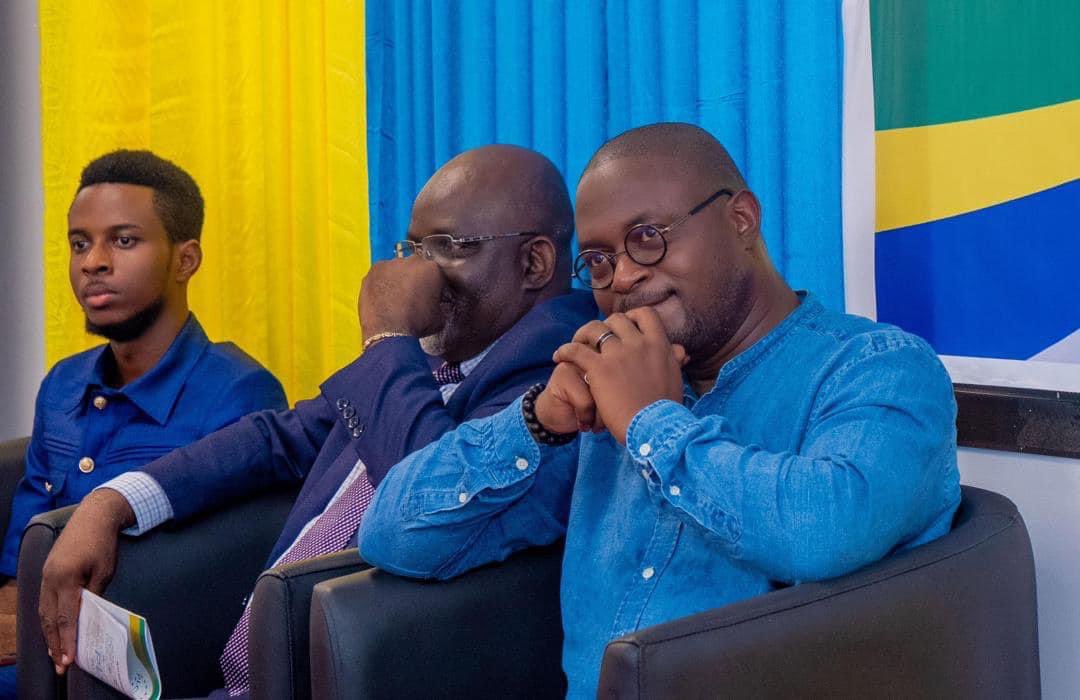 NzigouAnges's tweet image. « Seul, on va plus vite ; ensemble, on va plus loin. »

À tous les militants, sympathisants et invités du PLC, votre présence ce dimanche 03 novembre à l’occasion de notre rentrée politique, plus de 2000 âmes réunies sans promesse de 2000 ou 5000, a prouvé qu’un autre Gabon…1/2