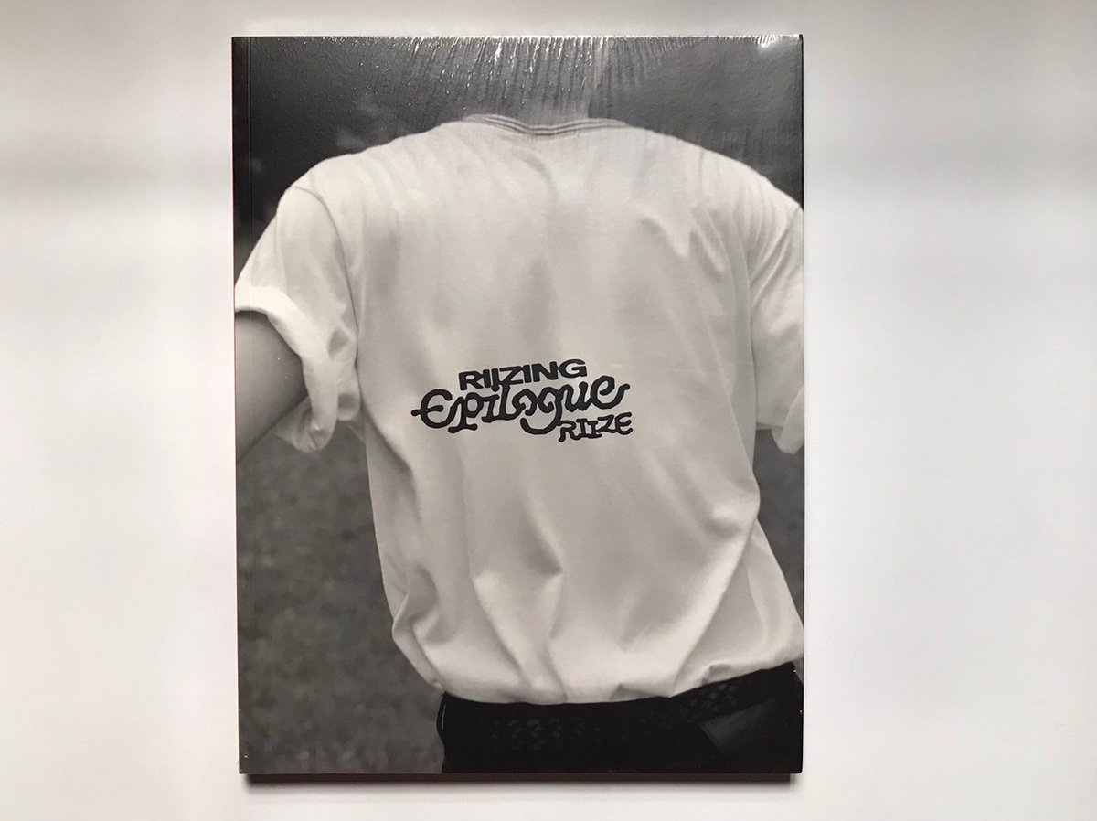 StoreYippi's tweet photo. Ready Stock Riize - Riizing: Epilogue

- Photobook Ver. (950 gr.) 420.000
- Film Ver. (80 gr.) 210.000

💳 BRI/MANDIRI/DANA/ALFAMART/INDOMARET/SHOPEEPAY

📩 ORDER
1. https://t.co/32HRZZc9o5
2. https://t.co/zunrUWHrtR https://t.co/8ivaZiOl7V