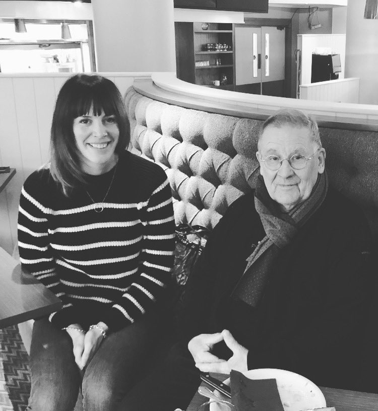 Elizabeth Alker tweet media