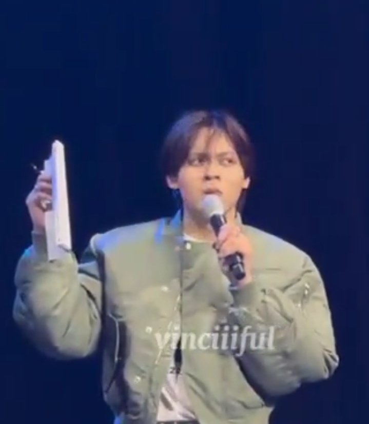 sinagtalarystr's tweet photo. Another #memester again haha
Aliw ka talaga toto hahaha 

#HORI7ONDayTourConcert
#DAYTOUR_ANCHORHIGH
#HORI7ON #호라이즌 #REYSTER #레이스터 https://t.co/DgnsEIMBNL