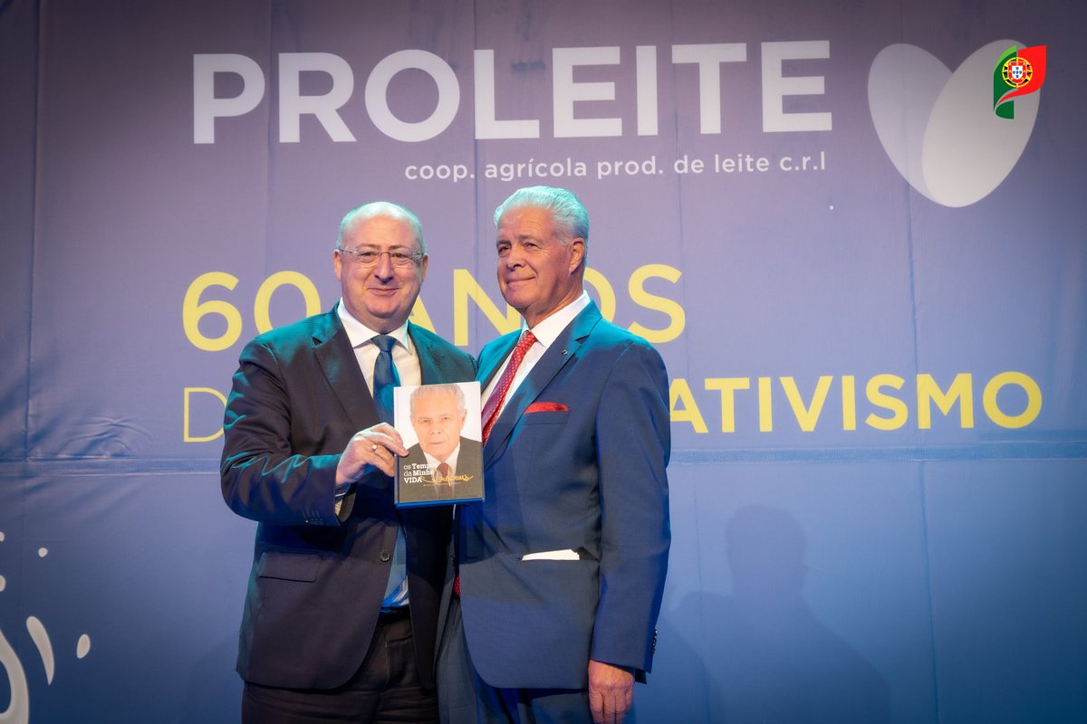 JMFernandesEU's tweet photo. 🥛 60 Anos de #Proleite: Resiliência, #Inovação e Compromisso com o Setor Lácteo
Foi uma honra participar na celebração dos 60 anos da Proleite — Cooperativa #Agrícola de Produtores de #Leite, uma organização que desempenha um papel essencial na defesa e desenvolvimento do setor lácteo em Portugal. Este marco simboliza décadas de dedicação e resiliência de todos aqueles que, com o seu trabalho, têm garantido o abastecimento e a segurança alimentar do país.
O setor leiteiro não é apenas importante para a economia nacional; é também um pilar fundamental da segurança alimentar em tempos de crises globais, como guerras e pandemias, assegurando uma taxa de autoabastecimento elevada e contribuindo com milhares de postos de trabalho diretos e indiretos.
Um agradecimento especial ao Presidente da Proleite, Vítor Santos, pela sua liderança e pelo esforço contínuo em prol dos nossos agricultores e produtores. Saúdo também o Comendador Manuel dos Santos Gomes, antigo Presidente, cuja visão e dedicação deixaram uma marca profunda na organização e na valorização do setor lácteo nacional.
📷: Jorge Oliveira/Ministério da Agricultura e Pescas