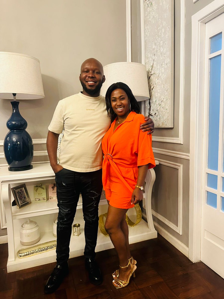 Mbudumar's tweet image. my favourite part about friendship is watching my friends grow. just seeing the things we used to speak about being their current reality.