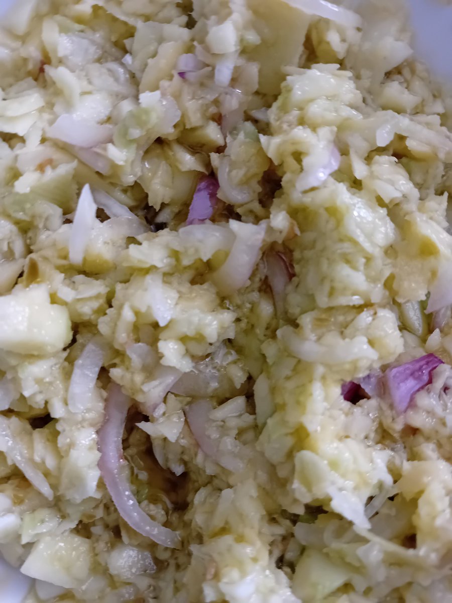 Lynda_Savaranin's tweet photo. #Trilogie #Mangue Mangue #Morue, #Achard, #Rougail 🤩🌟 Quand #Maman m'invite au déjeuner dominical cela donne le goût pays avec les produits de #saison déclinés à la sauce #créole 🤩 Créole un jour Créole toujours 🌟 Made in #LaRéunion #outremer https://t.co/BPj0oxxX39